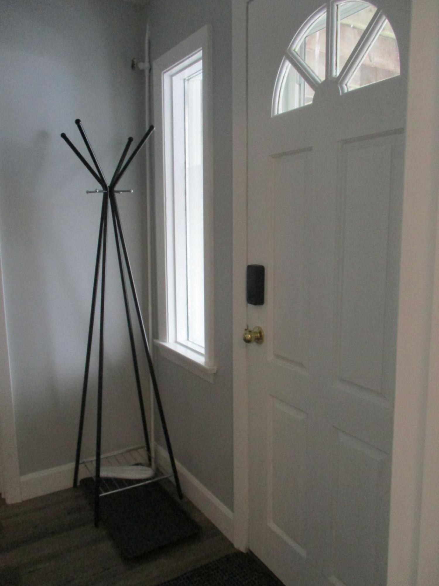 High Park Single Room With Personal Washroom And Kitchen Toronto Exteriör bild